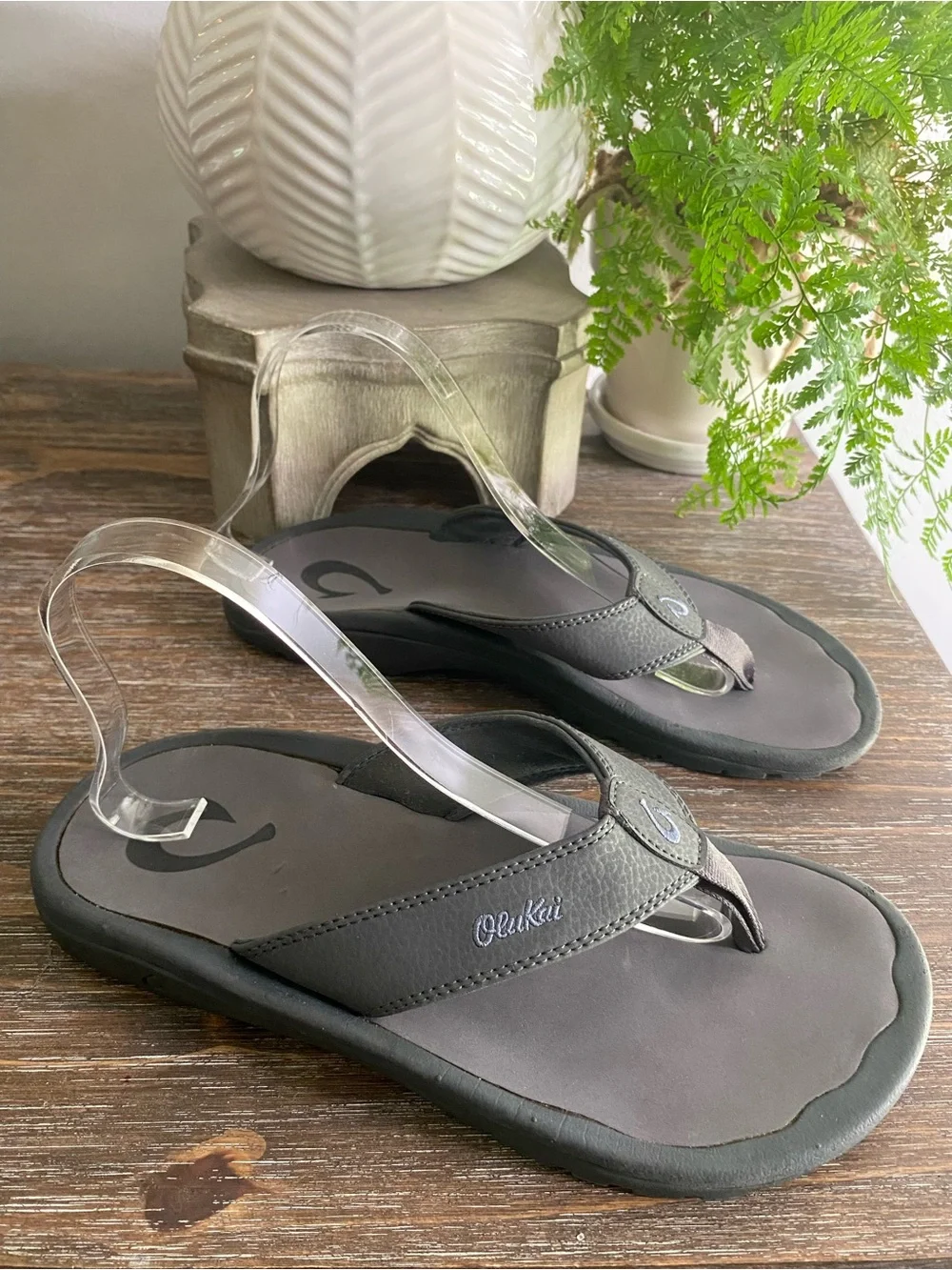 OluKai Mens Ohana Sandals Water Resistant Flip Flops Arch Support 8 Pavement